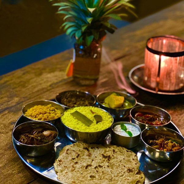 Sri Lankan thali with curries, sambols and roti